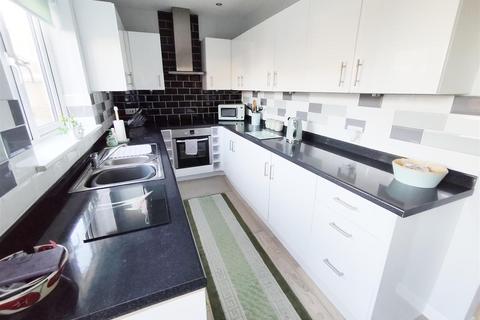 3 bedroom detached bungalow for sale, Eves Close, Peterborough PE6