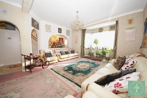 undefined, Queen Elizabeth's Drive, Southgate, London N14