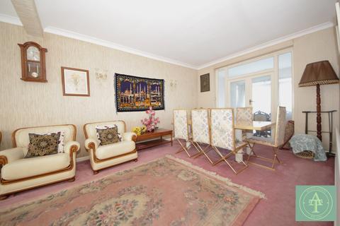 undefined, Queen Elizabeth's Drive, Southgate, London N14
