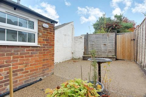 undefined, Tring Road, Wilstone