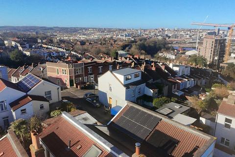 undefined, BRISTOL BS4