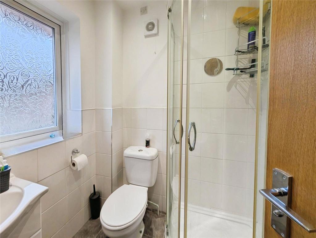 En Suite Shower W/C
