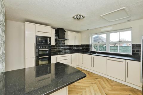 5 bedroom detached house for sale, Blackbird Avenue, Worksop S81