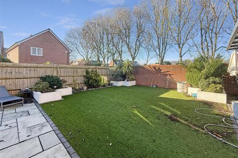 4 bedroom detached house for sale, Everett Gardens, Eastergate