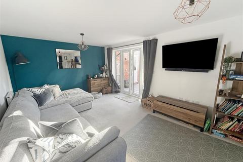 4 bedroom detached house for sale, Everett Gardens, Eastergate