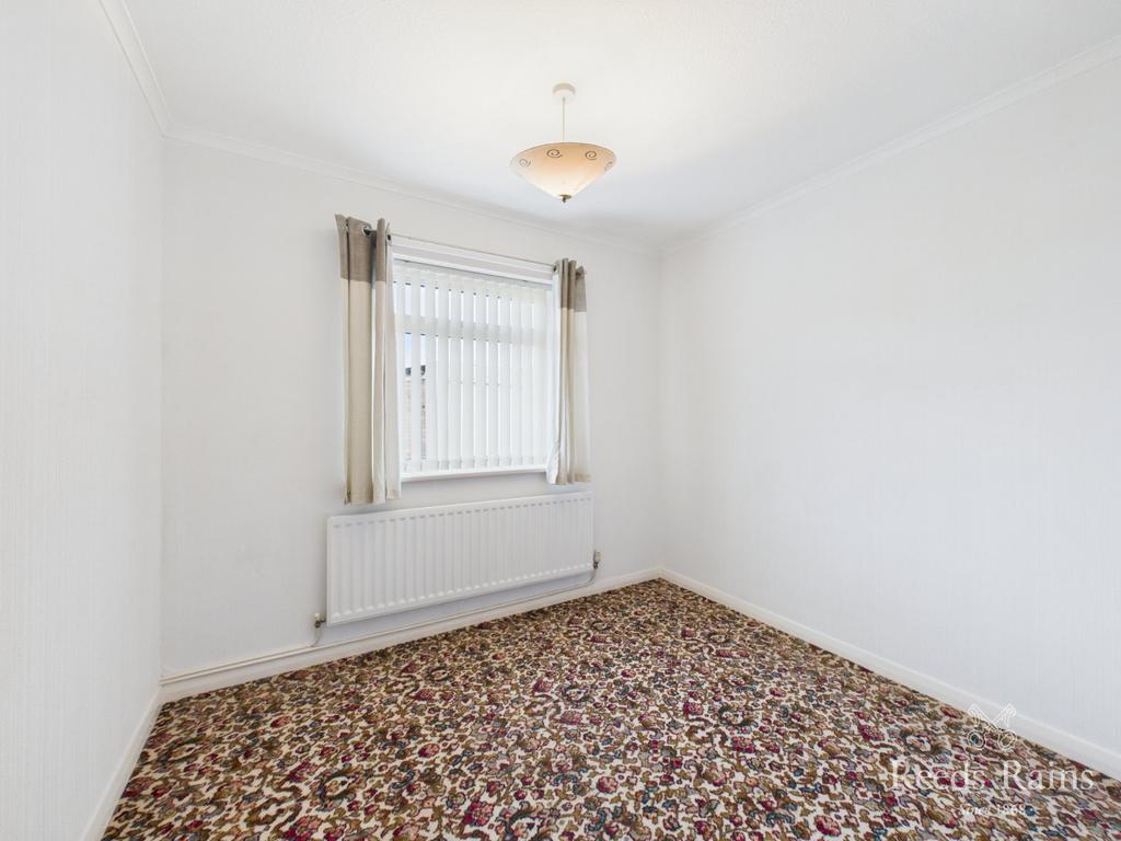 Bedroom 2/Dining Roo