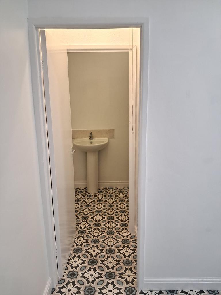 Entrance to the shower room