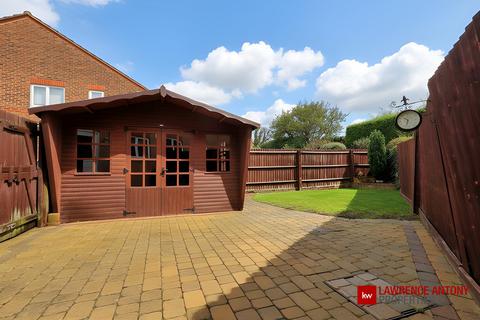 2 bedroom semi-detached house for sale, Stirling Close, Rayleigh, SS6
