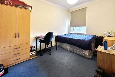 5 bedroom house to rent, Livingstone Road, Hampshire SO14