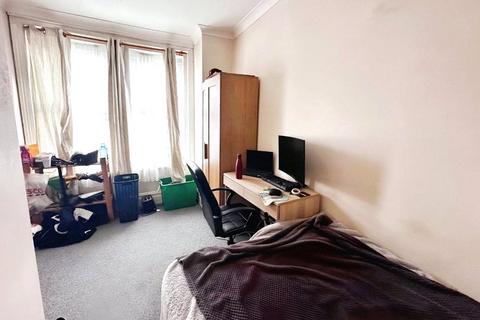 5 bedroom house to rent, Livingstone Road, Hampshire SO14