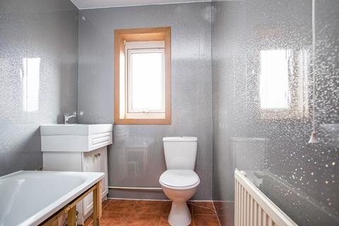 2 bedroom flat to rent, Caroline Crescent, Clackmannanshire FK12