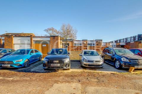 undefined, Rainborough Close, London, NW10