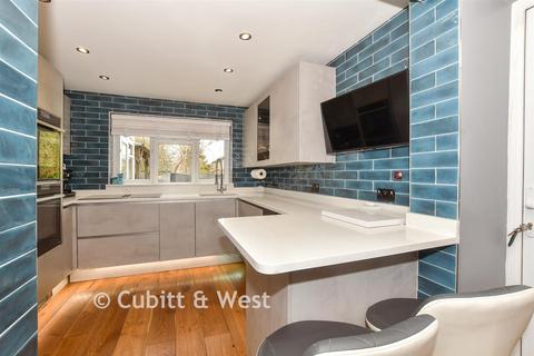 Benhams Drive, Horley, Surrey