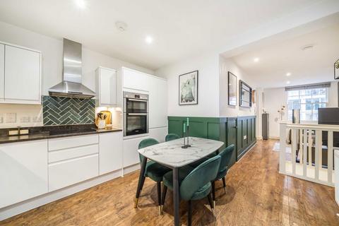 2 bedroom maisonette for sale, Waterloo Road, London SE1