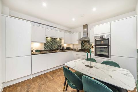 2 bedroom maisonette for sale, Waterloo Road, London SE1