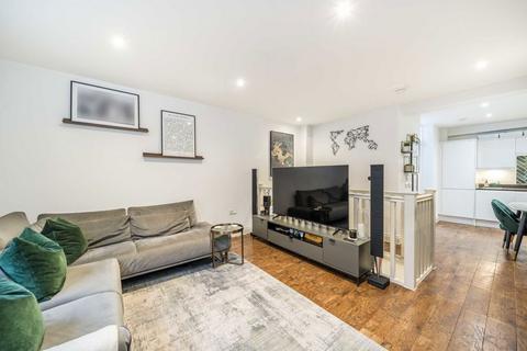 2 bedroom maisonette for sale, Waterloo Road, London SE1