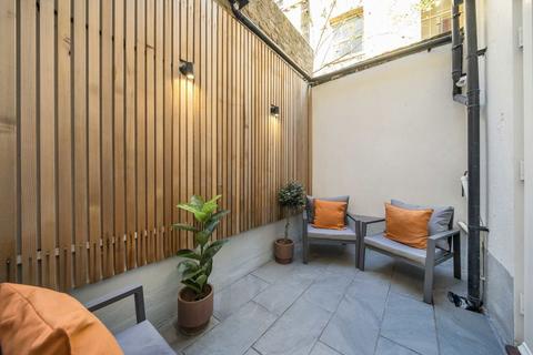 2 bedroom maisonette for sale, Waterloo Road, London SE1