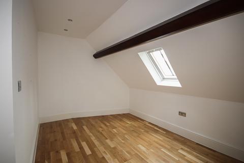 2 bedroom flat to rent, London Road, Dover, CT17 0SS