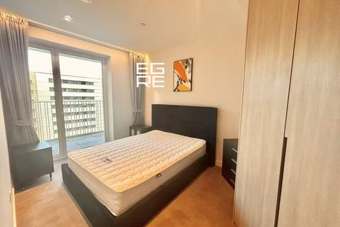 3 bedroom apartment to rent, Canal Reach, London N1C