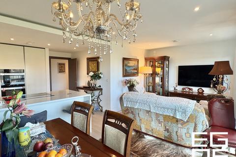 1 bedroom apartment to rent, Holland House, London W6