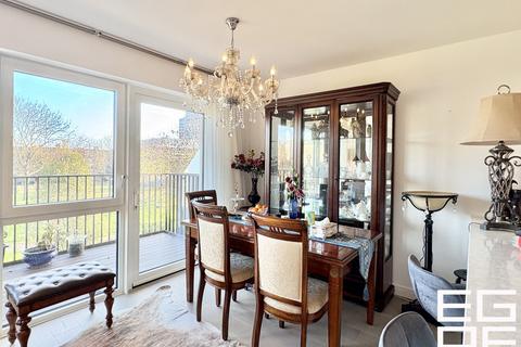 1 bedroom apartment to rent, Holland House, London W6
