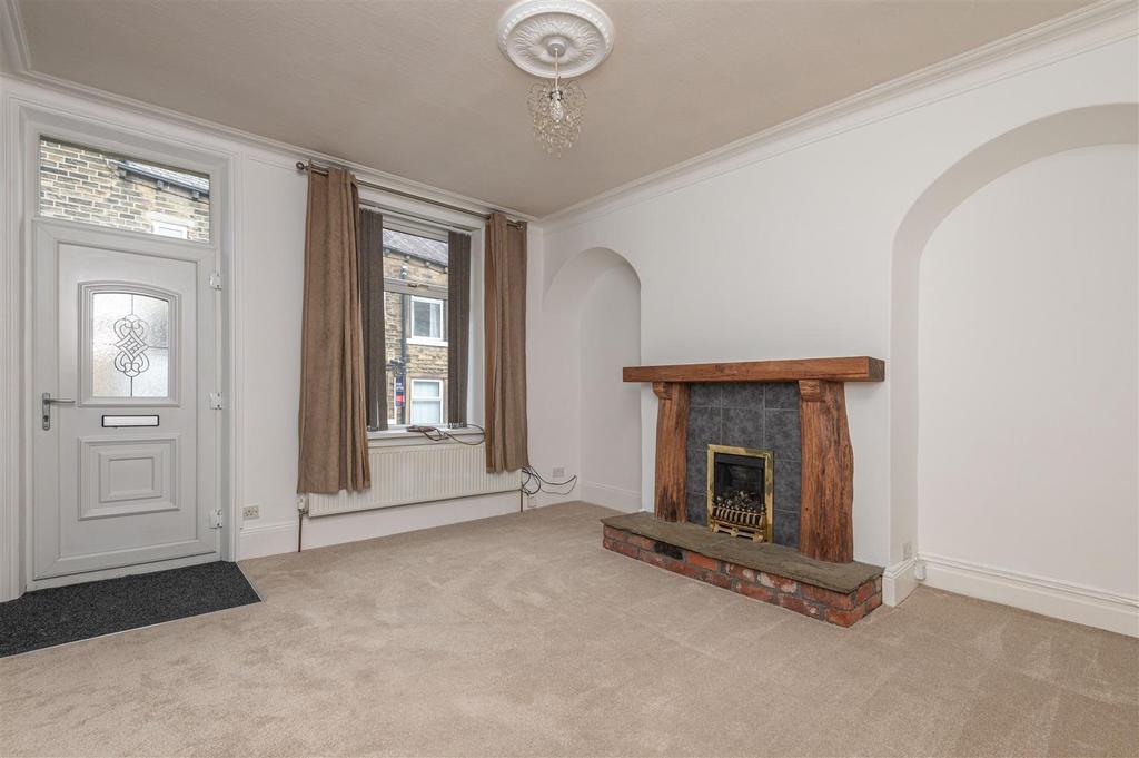 07 - 10 John Street HX4 8 AR.jpg