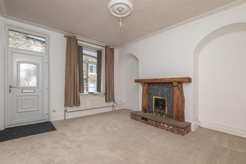 3 bedroom terraced house to rent, John Street, Greetland, Halifax