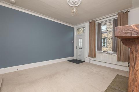 3 bedroom terraced house to rent, John Street, Greetland, Halifax