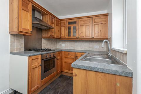3 bedroom terraced house to rent, John Street, Greetland, Halifax