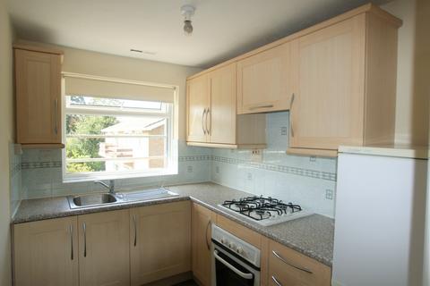 2 bedroom apartment to rent, Oakdene Court, Walton-on-Thames KT12