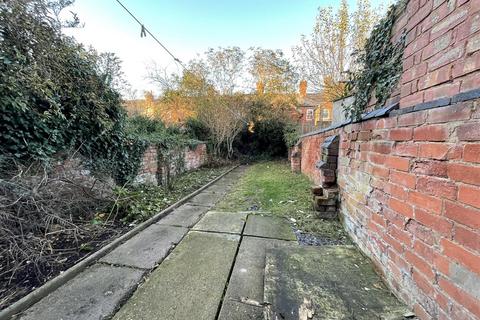 2 bedroom terraced house for sale, Montague Road, Clarendon Park, Leicester