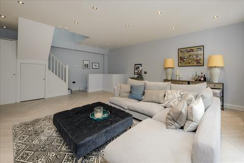 undefined, Devonport Mews, Shepherd's Bush W12
