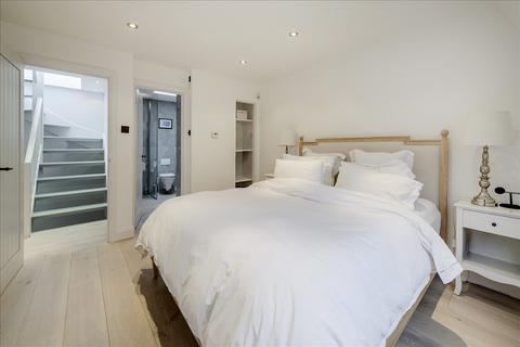 undefined, Devonport Mews, Shepherd's Bush W12