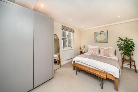 2 bedroom flat for sale, Corben Mews, London SW8
