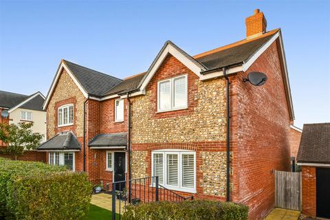 undefined, Edneys Walk, Overton, Basingstoke