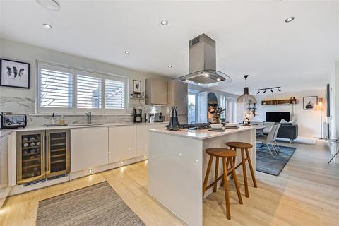 undefined, Edneys Walk, Overton, Basingstoke