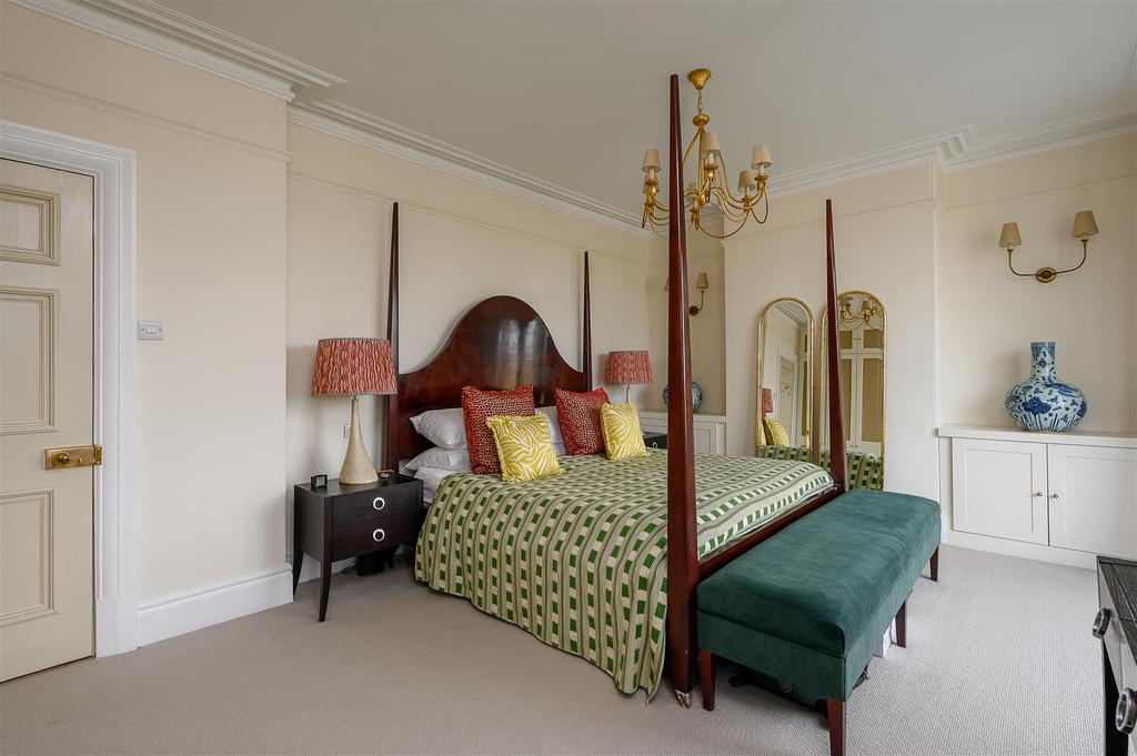Principal suite