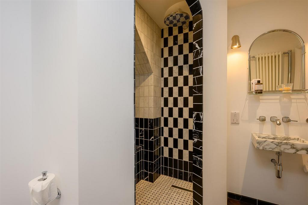 Jack and jill en suite