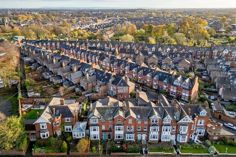 4 bedroom townhouse for sale, Albemarle Road, York YO23 1EN