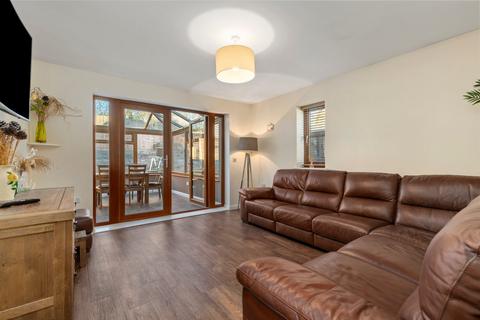 3 bedroom detached bungalow for sale, Newton Fields, Kilgetty SA68