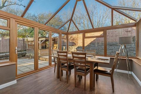 3 bedroom detached bungalow for sale, Newton Fields, Kilgetty SA68