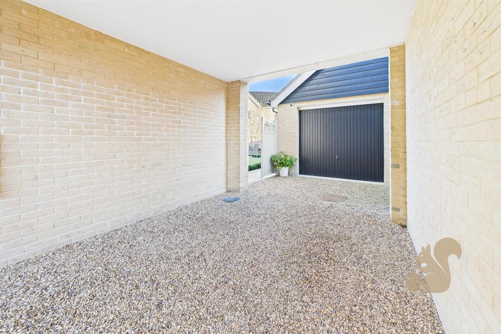 Carport &amp; Garage