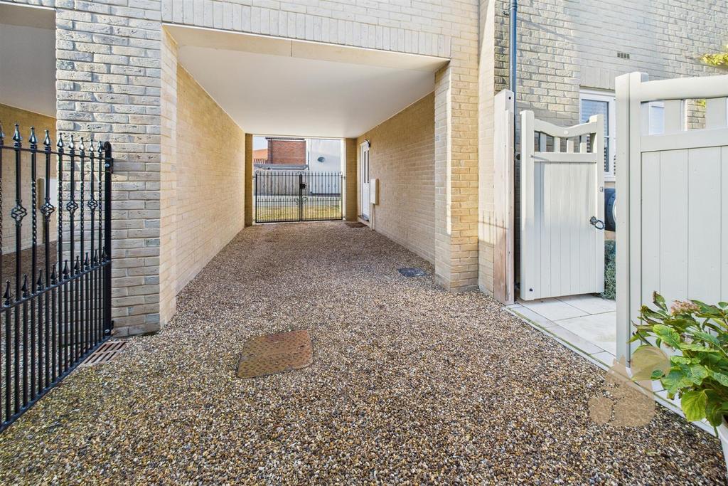 Carport &amp; Driveway