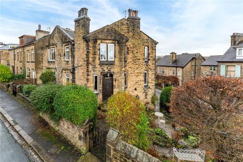 4 bedroom end of terrace house for sale, Fernbank Drive, Bingley, West Yorkshire, BD16