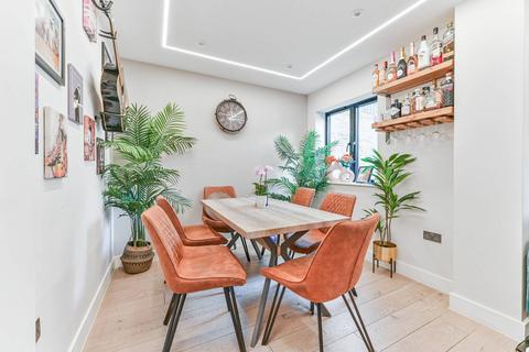 undefined, Russell Green Close, Purley, CR8