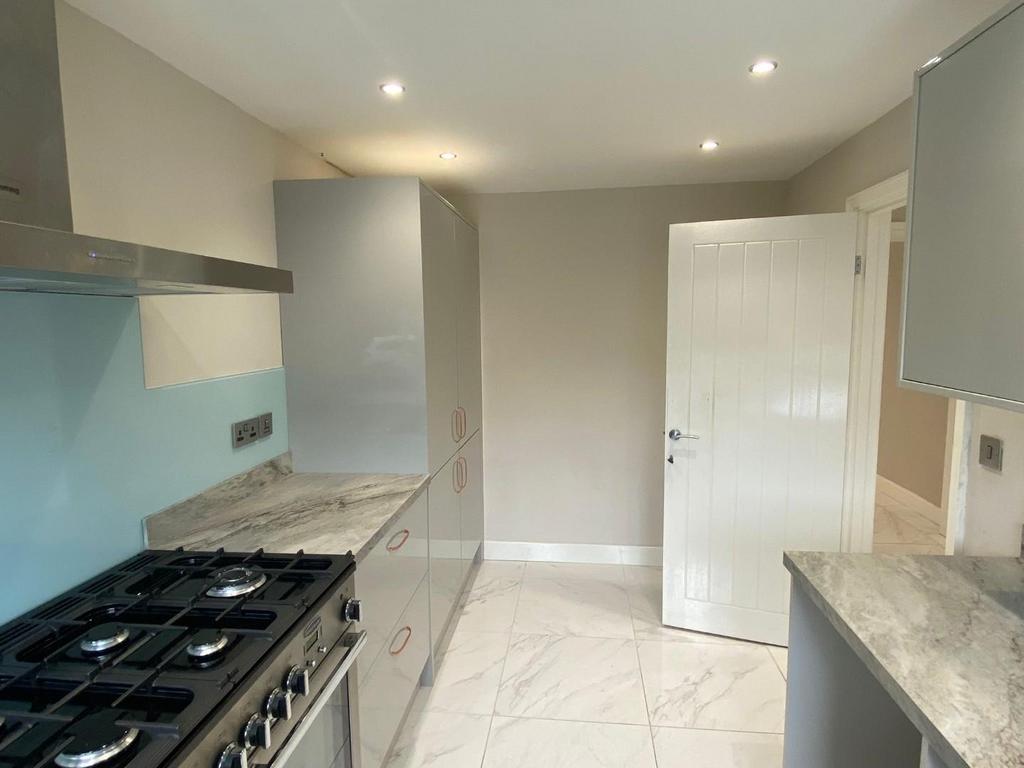 Kitchen 3.jpeg