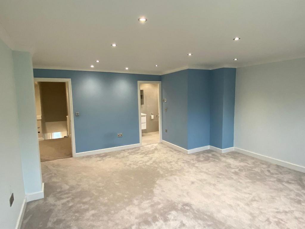 Bedroom 1 2.jpeg