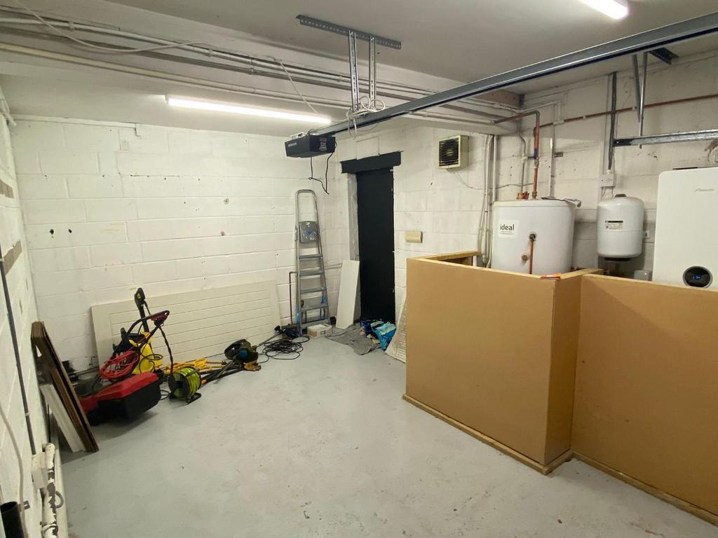 Garage.jpeg