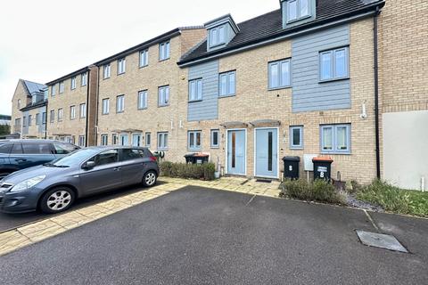 undefined, Hazel Mead, Dunstable, Bedfordshire, LU5 4UQ