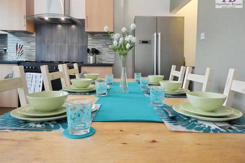 5 bedroom terraced house for sale, Alexandra Road, Shipley